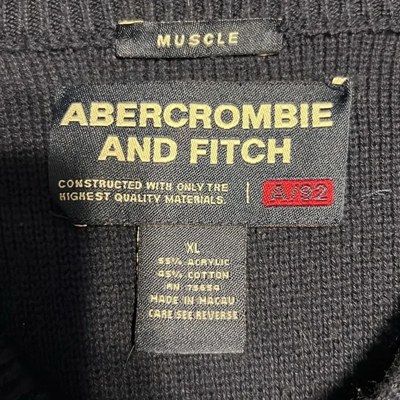 Men’s XL Abercrombie and Fitch sweater - Picture 2 of 3